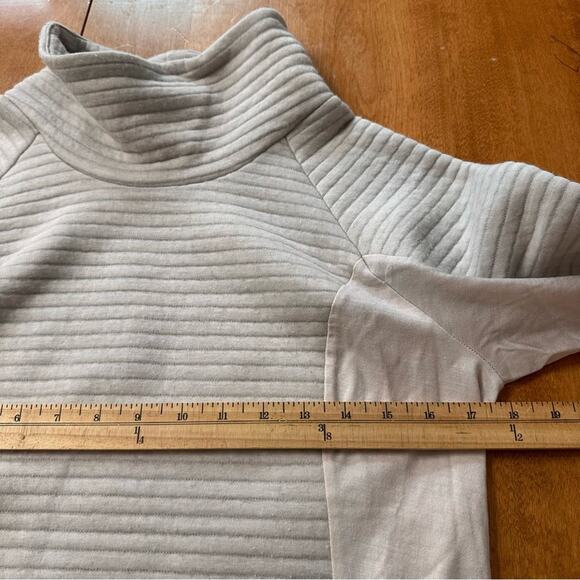 KUHL Women's Verena Pullover sweater Cream US M Wool Blend Base Layer Outdoor - Picture 9 of 9